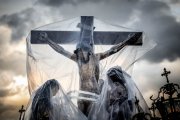 Solemne y multitudinaria Procesión General de la Cofradía del Santo Entierro del Cristo.