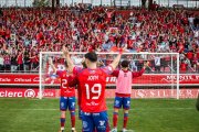 Celebración de jugadores y afición del Numancia por el pase a la final por el ascenso.