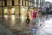 La tormenta dejó inundados ciertos puntos de la ciudad