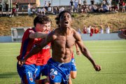 Christian Godson celebrando su gol en la final por el ascenso del Numancia B a Tercera.