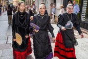 Tres piñorras lucen sus abanicos en el Domingo de Calderas del año pasado.