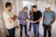 El alcalde, Carlos Martínez, visita el centro cívico de Los Royales.