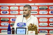Huerta en la sala de prensa de Los Pajaritos.