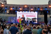 Cientos de personas aguardaban al concierto de Camela en El Burgo de Osma.