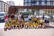Participantes en la jornada de balonmano en la plaza Mariano Granados.