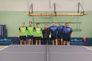 Los jugadores de los dos equipos en competición.