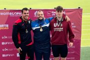 Las becas reconocen a alumnos que destacan en la competición deportiva.