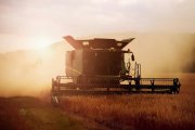 Una cosechadora en una explotación agrícola de Castilla y León.