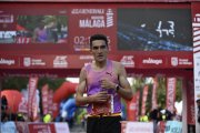 Daniel Mateo en el momento de finalizar los 42 kilómetros en Málaga.
