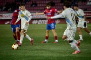 Dos errores defensivos condenan al equipo rojillo.