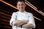 El chef Martín Berasategui, con 12 estrellas Michelin, propone una receta navideña con setas fermentadas, trufa y berza que rompe con lo convencional.
