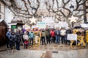 Trabajadores y familiares protestan por la situación que viven en Tableros Losán.