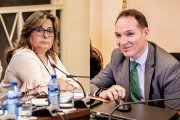 A la izquierda, la diputada socialista, Esther Pérez; a la derecha, el diputado popular, Daniel García.