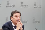 El consejero de Economía y Hacienda y portavoz, Carlos Fernández Carriedo, en la rueda de prensa posterior al Consejo de Gobierno.