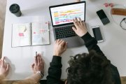 Imagen de archivo de una trabajadora con un ordenador.

El paro cayó en 4.500 personas en el cuarto trimestre en Castilla y León y se destruyeron 5.000 empleos

CASTILLA Y LEÓN ESPAÑA EUROPA VALLADOLID ECONOMIA
JCYL