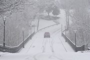 Carretera copada por la nieve en Castilla y Léon.