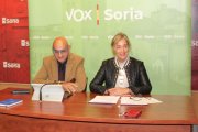 Los concejales de Vox en Soria, Fernando Castillo y Sara López.