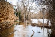 Río Duero desbordado a su paso por la ciudad de Soria.