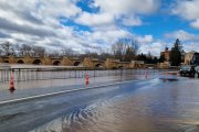 Reabre al tráfico la N-110, en San Esteban de Gormaz, tras la bajada del nivel de las aguas del Duero en esa zona.