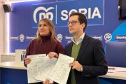 Rocío Lucas y Tomás Cabezón con las PNLs.