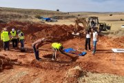 Trabajos realizados en la fosa de Riba de Escalote en la se extrajeron restos de fusilados.