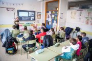 Pilar López, una de las abuelas que ha participado en la actividad realizada por el CEIP Infantes de Lara dentro de la efeméride del 8 de Marzo.