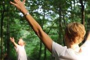 La conexión con el entorno y la activación de los sentidos son la base de los baños de bosque en los pinares de Soria y Burgos