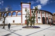Plaza de toros de la capital.