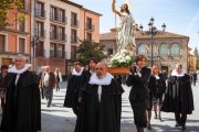La procesión del Domingo de Resurrección pone fin a la Semana Santa con la imagen de Cristo Resucitado