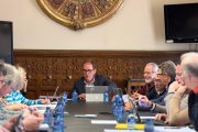 El presidente de la Diputación, Benito Serrano, durante la comisión de Hacienda.