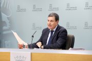El consejero de Economía y Hacienda y portavoz de la Junta, Carlos Fernández Carriedo, en la rueda de prensa posterior al Consejo de Gobierno.