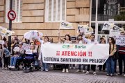 Concentración reivindicativa de los médicos ante la Subdelegación del Gobierno.