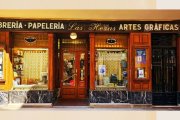La Librería Las Heras, en pleno centro de Soria, conserva su estética original del siglo XIX y una estrecha conexión con la historia literaria de Antonio Machado.