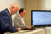 José Ramón Huerta, del Colegio de Médicos, y Benito Serrano, presidente de la Diputación de Soria.