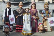 La Comparsa de Gigantes y Cabezudos de Soria visita tierras vascas.