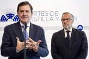 Alfonso Fernández Mañueco y Carlos Pollán, en la comparecencia para presentar el pacto de Gobierno PP-VOX.