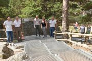 Pasarela junto a la Laguna Negra.