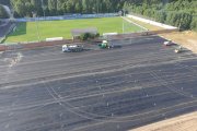 Las obras del campo de fútbol de hierba artificial junto al estadio de La Arboleda.