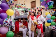 La lluvia obliga a suspender el desfile al poco de iniciarse.