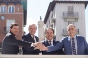 El presidente de la Junta de Castilla y León, Alfonso Fernández Mañueco, participa junto a los presidentes de Aragón, Jorge Azcón, y de la Comunidad Valenciana, Juan Francisco Pérez Llorca, y al consejero de Fomento de Cantabria, Roberto Media, en la Jornada ‘La hora del corredor. De mar a mar. El corredor que une al Mediterráneo con el Cantábrico’.