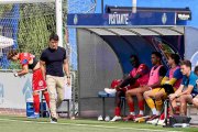 Lolo Escobar en el banquillo del Numancia en Getafe.