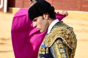 Pases de mérito y emoción en la Plaza de Toros de Soria.
