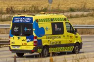 Ambulancia en una imagen de archivo. MARIO TEJEDOR