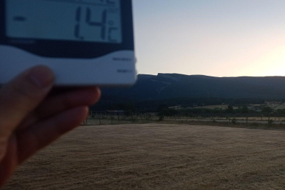 Termómetro a -1,4 grados en las inmediaciones de Duruelo de la Sierra sobre las 7.30 horas de este 5 de agosto.