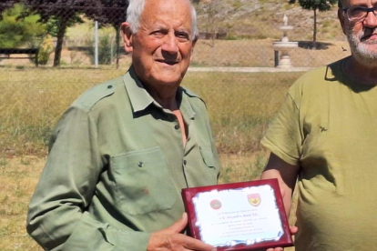Alejandro Abad Gil fue reconocido como el cazador federado más veterano de Soria.