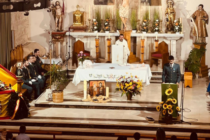 Celebración de la Guardia Civil en el día de la Virgen del Pilar en San Esteban.