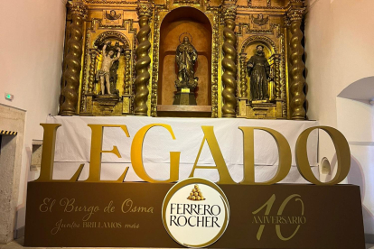 Totem de Ferrero situado en la capilla de San Agustín.