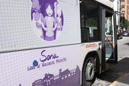 Ilustración de la campaña en un autobús municipal. HDS
