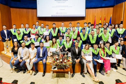 Graduación de los primeros titulados en CAFYD