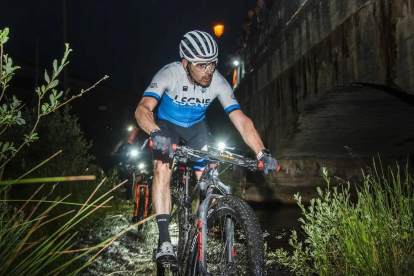 La BTT Urbión arrancaba el viernes con una etapa con horario nocturno.